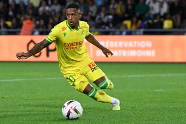 Nantes' Brazilian forward Marquinhos runs with the ball during the French L1 football match between FC Nantes and Marseille at the Stade de la BeaujoireLouis Fo<em></em>nteneau in Nantes, 