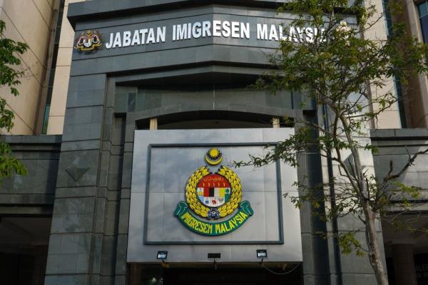 Johor Immigration nabs nine foreigners for working without permits, overstaying