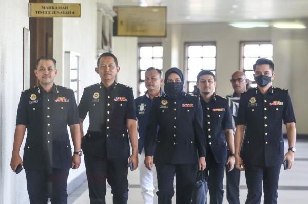 Najib told MACC of millions of ringgit kept as co<em></em>ntingency after GE13 to prevent Sept 2008 Pakatan Rakyat takeover repeat, witness says in 1MDB trial