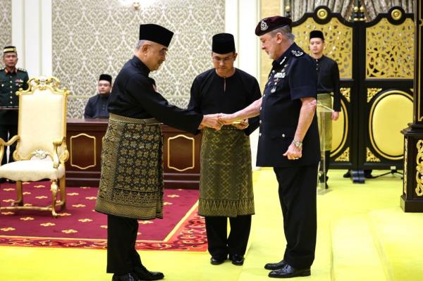 Mohd Ali Rustam sworn in as Melaka Yang Dipertua Negeri for second term