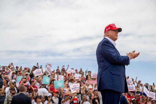 Trump loyalists proud to support ‘felon’ at Las Vegas rally