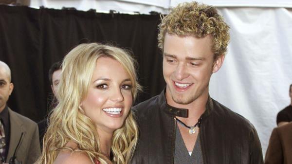 Pic: Reuters
Singer Britney Spears and boyfriend, Justin Timberlake of the group "'N Sync" arrive at the 29th annual American Music Awards in Los Angeles January 9, 2002. Spears is a perfomer at the awards show which ho<em></em>nors performers of Pop, Rock, Rap, Country and Latin Music. REUTERS/Adrees Latif FSP