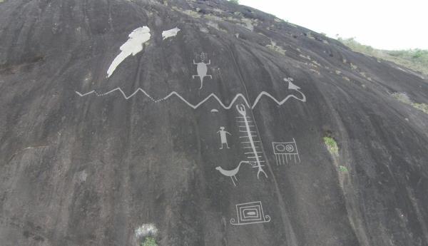 Enhanced image of mo<em></em>numental rock art on Cerro Pintado, Venezuela/