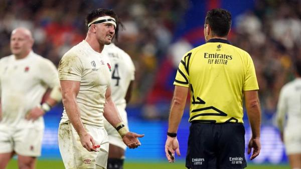 England's Tom Curry speaks to referee Ben O’Keeffe during the Rugby World Cup, semi final match at the Stade de France, Saint-Denis. England have until Mo<em></em>nday morning to lodge a complaint after Tom Curry alleged he was the victim of a racist slur in Saturday’s 16-15 World Cup semi-final defeat by South Africa. Picture date: Friday October 21, 2023.</p>

<p>　　