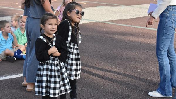 Colo<em></em>nial School District twins