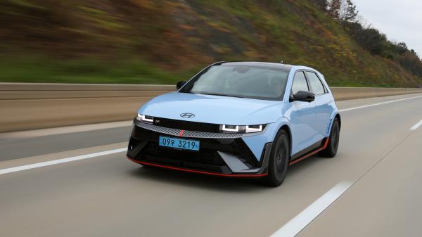 2025 Hyundai Io<em></em>niq 5 N action front three quarter highway