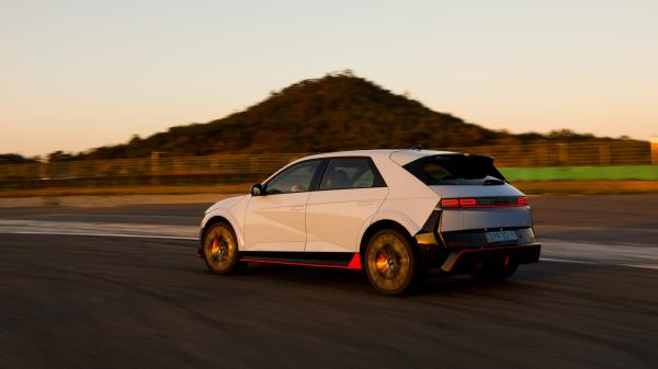 2025 Hyundai Io<em></em>niq 5 N action rear three quarter track dark