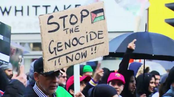 Is the war dividing Jews and Muslims in the UK? Farrell eyewitness with Rabbi Gluck