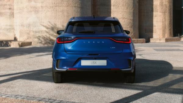 Note light bar running width of Lexus LBX