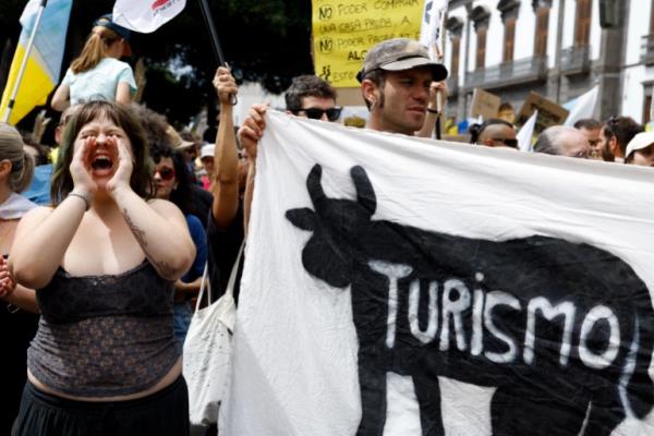 Protests in Canary Islands