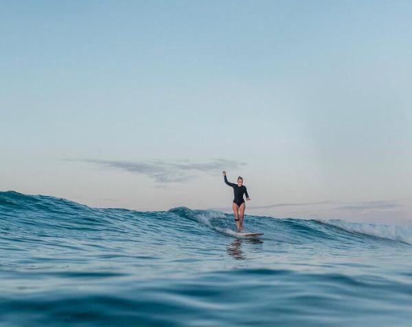 Riding The Waves Has Never Been So Inspiring - Meet Veerle Helsen And Her New Book ‘Surf & Art’