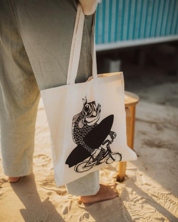 Riding The Waves Has Never Been So Inspiring - Meet Veerle Helsen And Her New Book ‘Surf & Art’