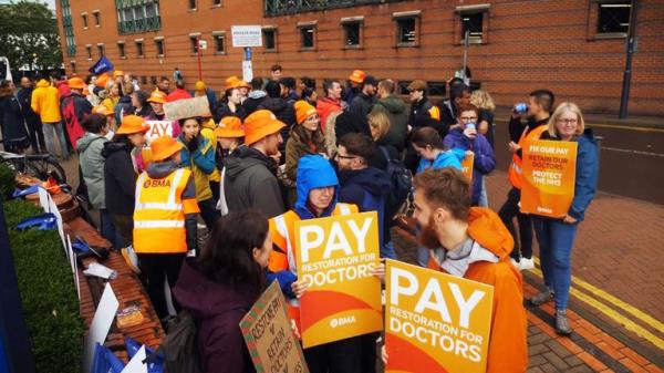 Junior doctors join co<em></em>nsultants in strike in Ilford, Essex