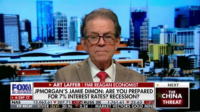 Former Reagan eco<em></em>nomist Art Laffer discusses JPMorgan CEO Jamie Dimon warning a<em></em>bout higher interest rates and the role the eco<em></em>nomy will play in the 2024 presidential election on ‘The Evening Edit.’