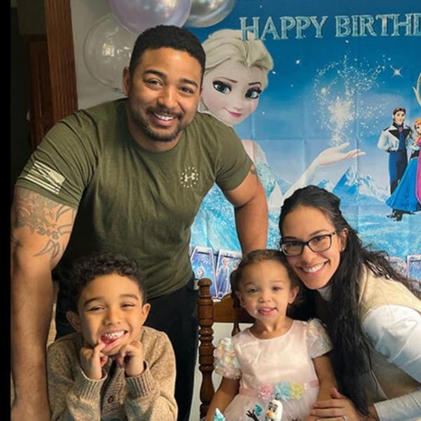 Photo of Derek Floyd and his family.