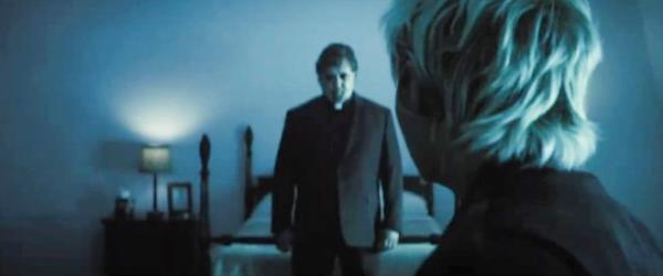 Russell Crowe as Anthony Miller and Ryan Simpkins as Lee Miller in The Exorcism