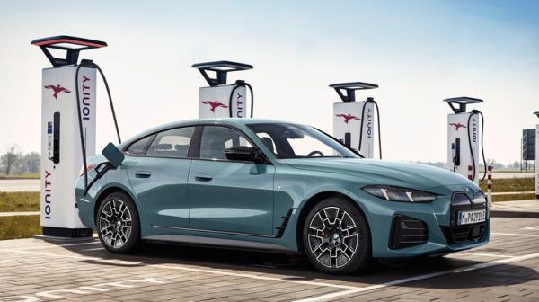 2025 BMW i4