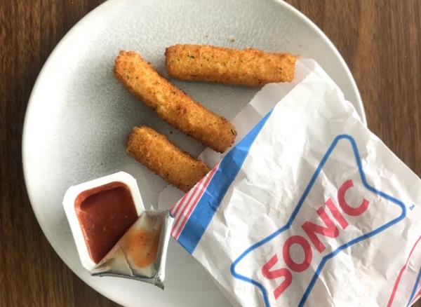 So<em></em>nic Mozzarella Sticks 