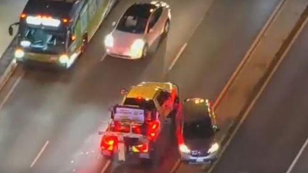 Suspect leading police on pursuit