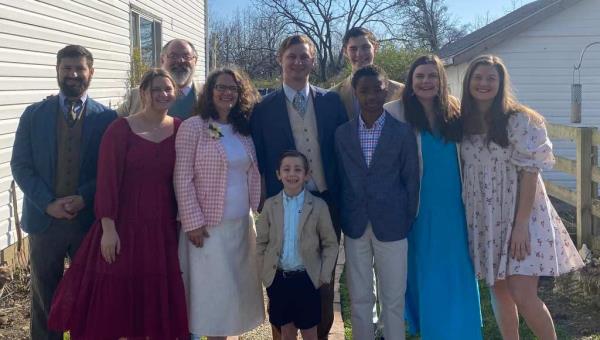 Mark Robinette and his family</p>

<p>　　