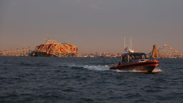 Pic: Reuters</p>

<p>　　Coast guard vessel secures the perimeter, at the scene of the Francis Scott Key Bridge collapse in Baltimore, Maryland, U.S., March 26, 2024. REUTERS/Julia Nikhinson