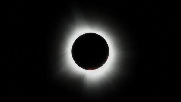 The moon blots out the sun, during a total solar eclipse, as seen from Carbondale, Illinois, U.S. April 8, 2024. REUTERS/Evelyn Hockstein</p>

<p>　　