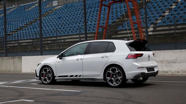 Volkswagen Golf GTI Clubsport facelift: rear three quarter static, on a racetrack, white paint
