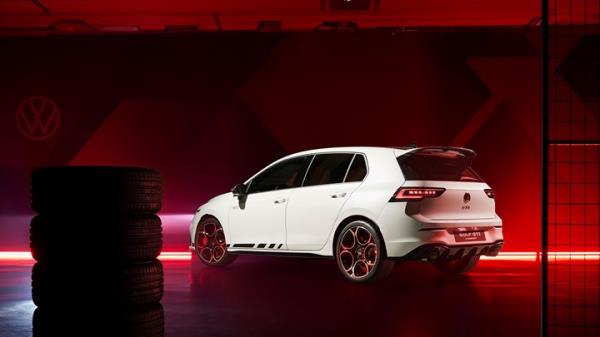 Volkswagen Golf GTI Clubsport facelift: rear three quarter static, low angle, studio shoot, white paint