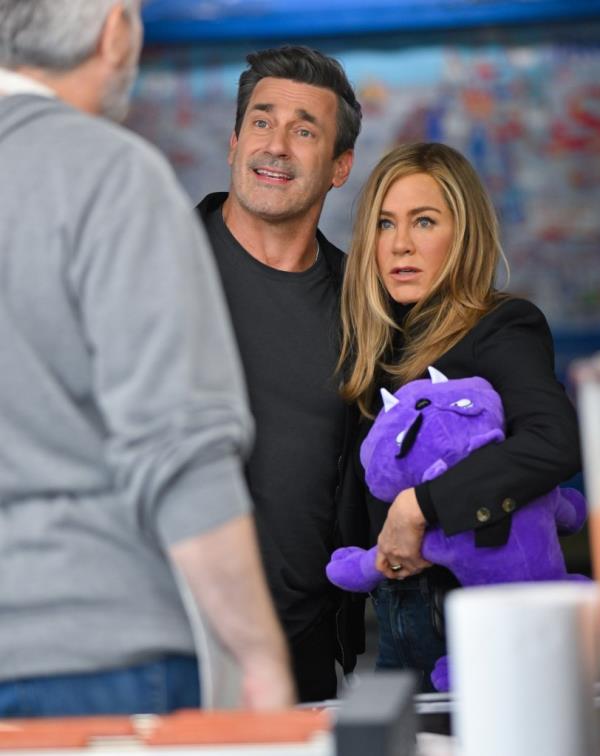 Jon Hamm and Jennifer Aniston in 