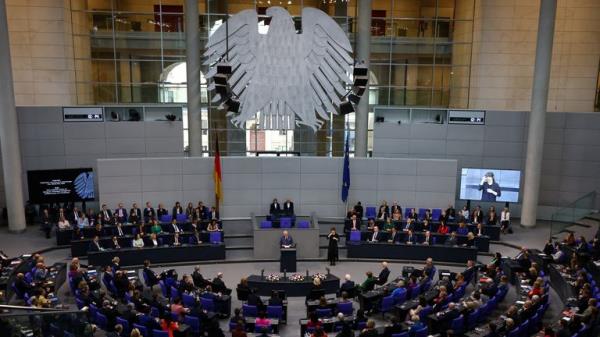 King Charles addresses members of the lower house of parliament, the Bundestag, in Berlin, Germany, March 30, 2023. REUTERS/Christian Mang</p>

<p>　　