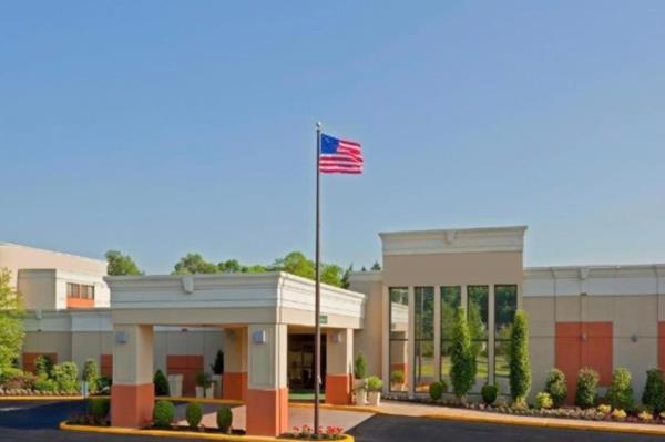 Armoni Inn and Suites