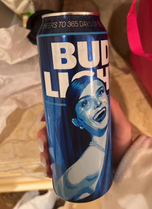 Dylan Mulvaney bud light can 