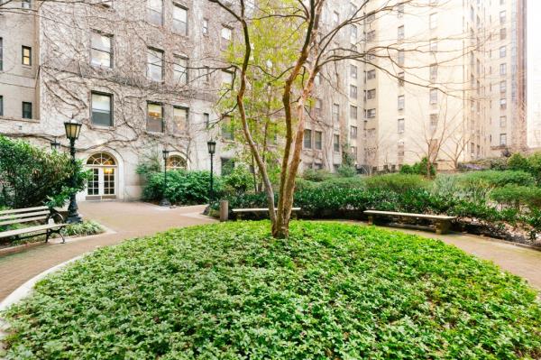 The Charles Platt-developed Astor Court enoys a landscaped English garden courtyard.