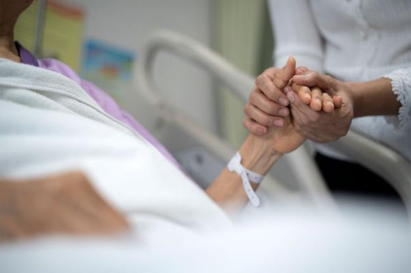 Elderly person in hospital. 