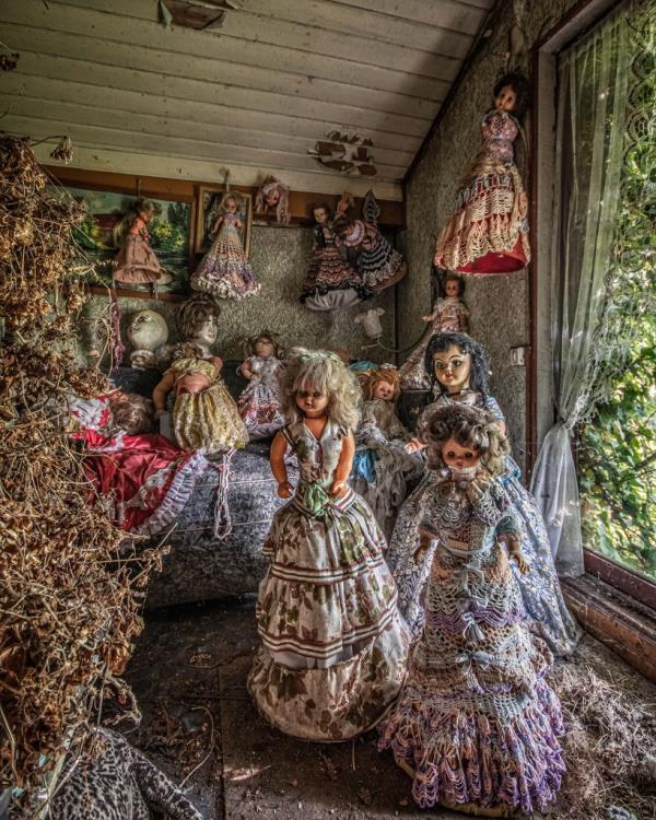 A collection of eerie dolls.