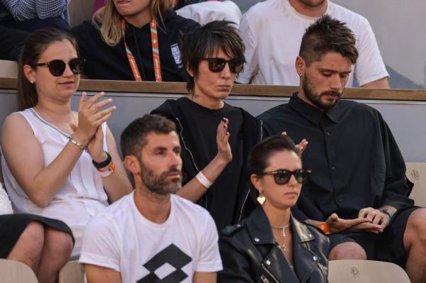 Zemfira in Daria Kasatkina's box at the French Open.