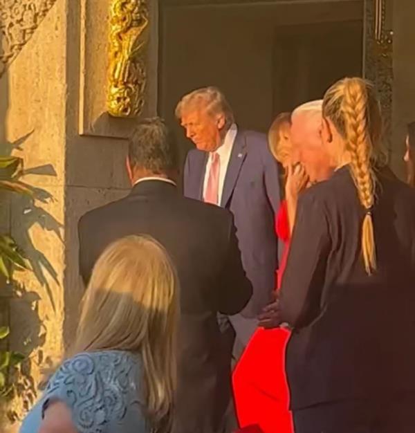 Do<em></em>nald Trump and Melania Trump at dinner