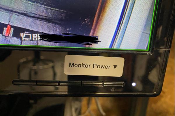 One Reddit user had to put a label on the power button of a workplace computer mo<em></em>nitor because colleagues became so confused. 
