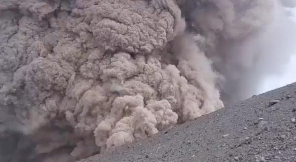 volcano smoke