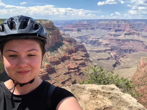 The 26-year-old had plans to travel the world before her death.</p>

<p>　　