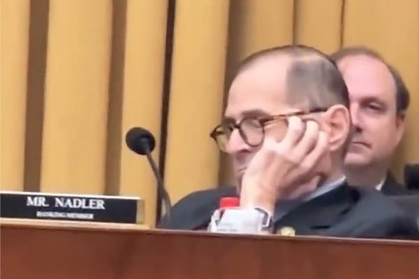 Nadler catching some zzzz this week during a House Judiciary Committee hearing. 
