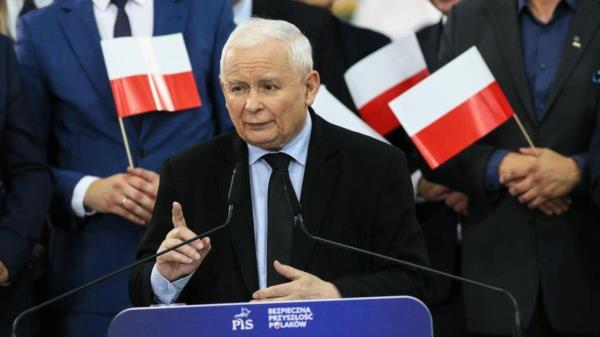 Polish Deputy Prime Minister and leader of the Law and Justice (PiS) ruling party Jaroslaw Kaczynski (C) speaks during the PiS's regio<em></em>nal co<em></em>nvention in Gorzow Wielkopolski