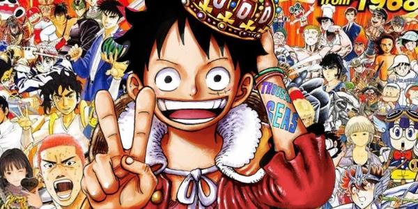 Sho<em></em>nen Jump manga featuring Luffy in the middle with a crown on his head