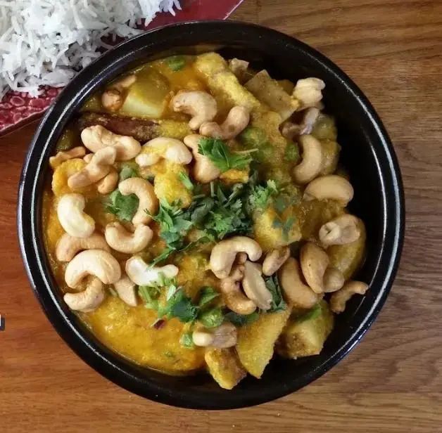 王室成员最喜欢的食物揭晓，从炸鱼薯条到女王最喜欢的巧克力饼干蛋糕_巧克力饼干做蛋糕_巧克力饼干王子