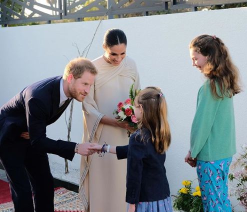 马克泰尔简介_在Spotify的播客遭到冷落后，梅根·马克尔被拍到出席泰勒·斯威夫特的演唱会_泰勒马克大学