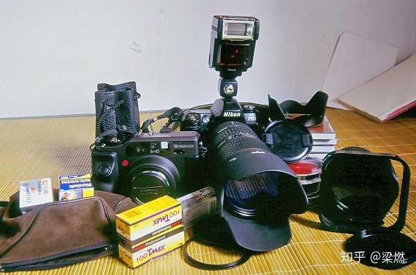 腾龙广角变焦镜头_腾龙镜头变焦环很紧_腾龙2470是一款经典的变焦镜头,因其广泛的应用范围和出色