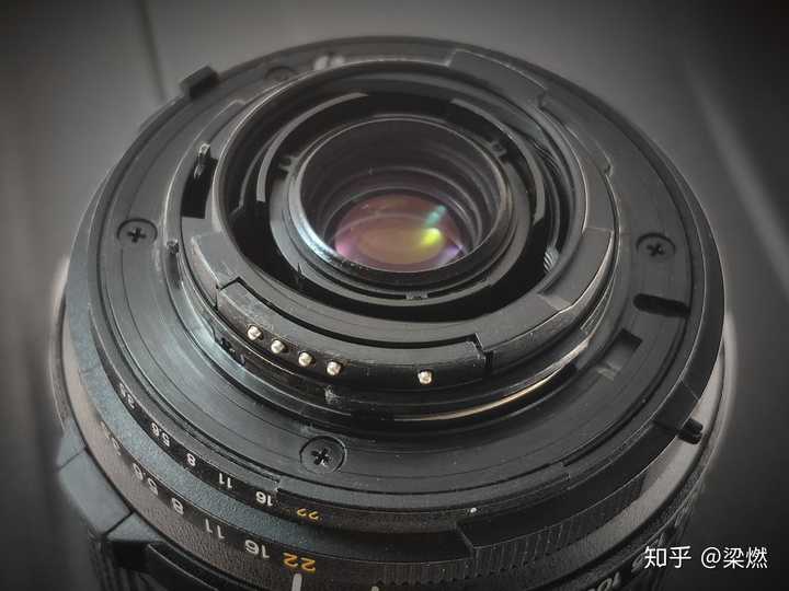 腾龙广角变焦镜头_腾龙镜头变焦环很紧_腾龙2470是一款经典的变焦镜头,因其广泛的应用范围和出色