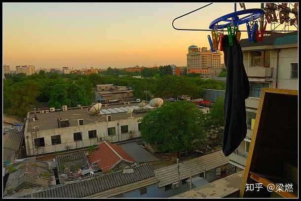 腾龙2470是一款经典的变焦镜头,因其广泛的应用范围和出色_腾龙镜头变焦环很紧_腾龙广角变焦镜头