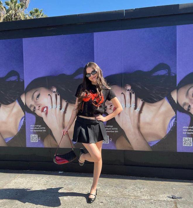 马来西亚乐团_1975年的马蒂·希利亲吻男乐队成员，马来西亚取消Good Vibes音乐节_马来西亚情侣歌手