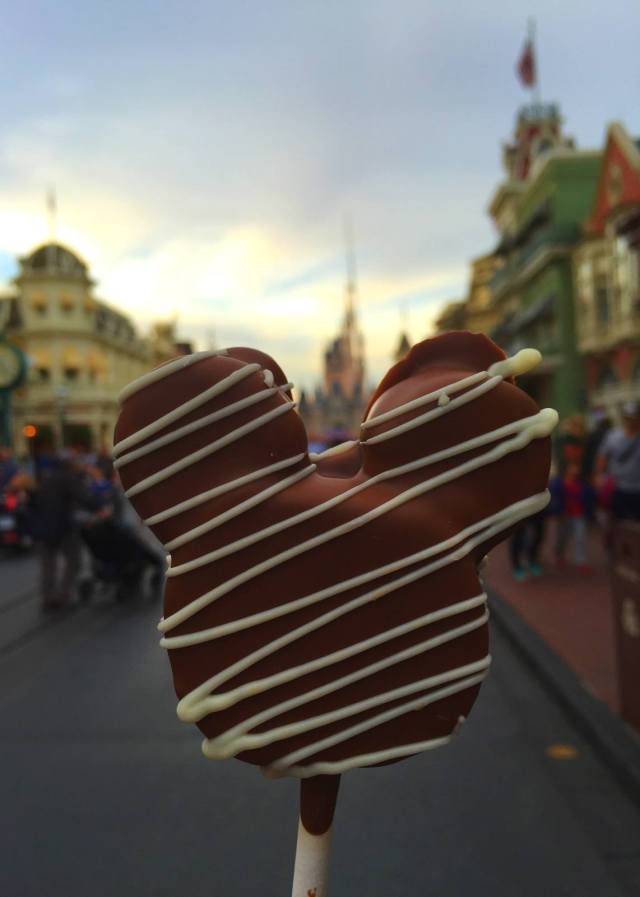 巧克力饼干做蛋糕_王室成员最喜欢的食物揭晓，从炸鱼薯条到女王最喜欢的巧克力饼干蛋糕_巧克力饼干蛋糕图片